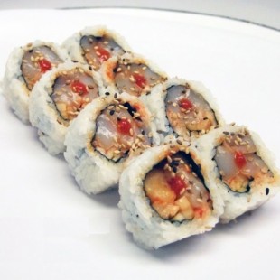 Spicy Scallop with Avocado Roll (6pcs)
