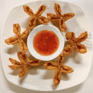 Hand Folded Crab Wontons (6pcs)