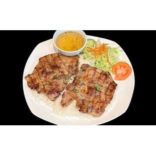 41. Grilled Pork Chop on Broken Rice (2pcs) 烤豬扒碎米飯