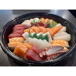 193. Sushi and Sashimi Deluxe (40pcs)