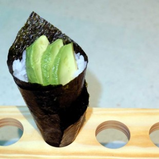 77. Avocado Hand Roll (1pc)